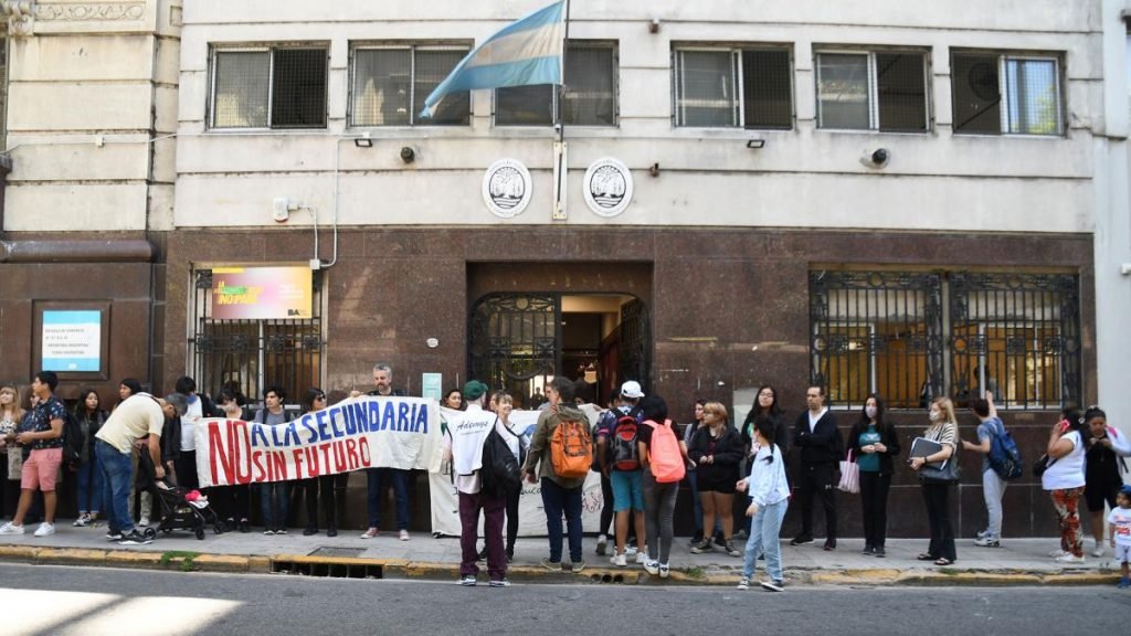 Denuncian la presencia de ratas en algunas once escuelas porteñas ...
