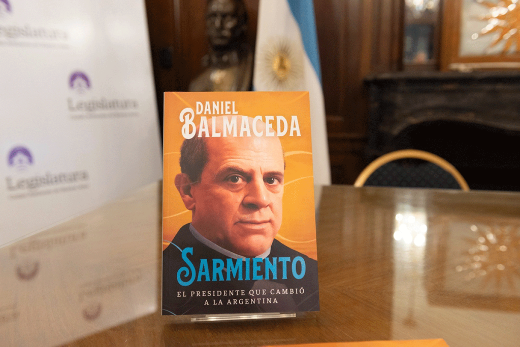 El Cuerpo Legislativo resaltó el valor histórico-cultural de la publicación del historiador y periodista, Daniel Balmaceda, donde analiza las distintas contribuciones del prócer argentino en diferentes campos como la literatura, la educación y la sociedad en general.